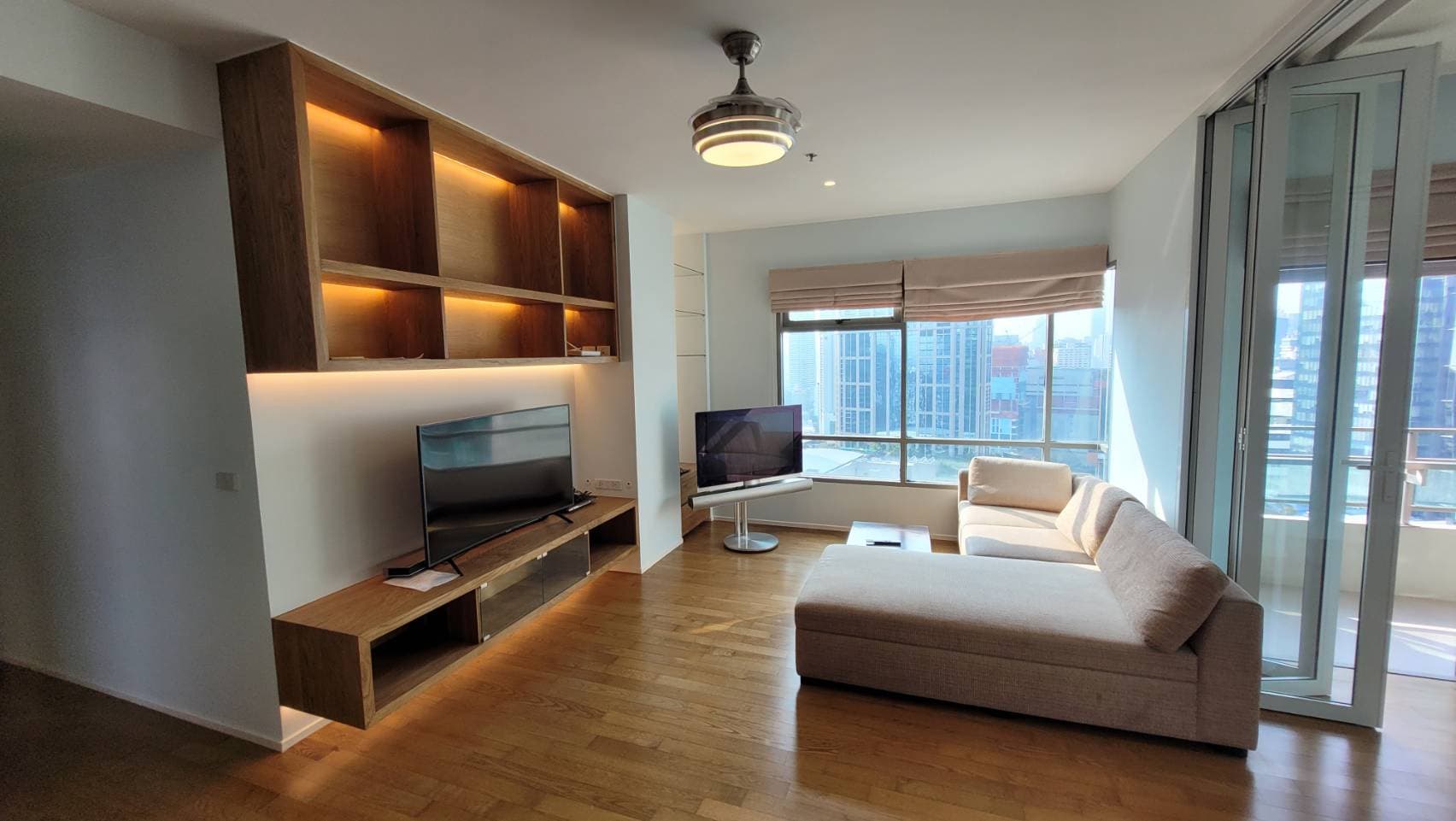 1726 – 103_living_room.jpg