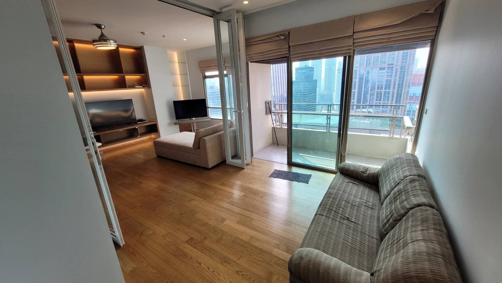 1726 – 108_living_room.jpg