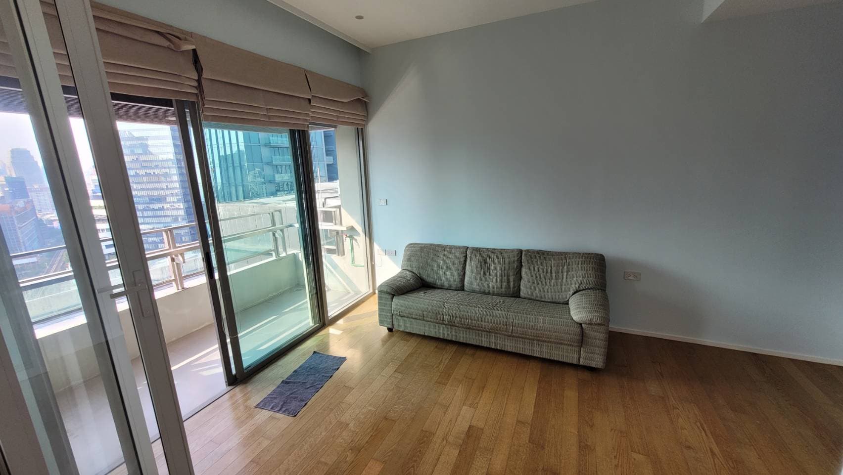 1726 – 110_living_room.jpg