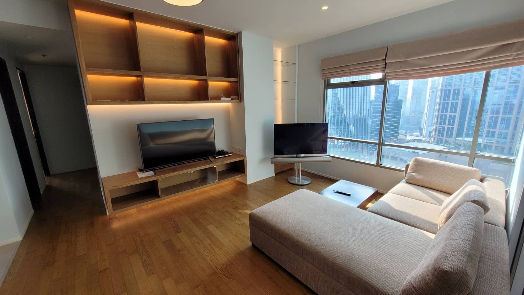 1726 – 111_living_room.jpg