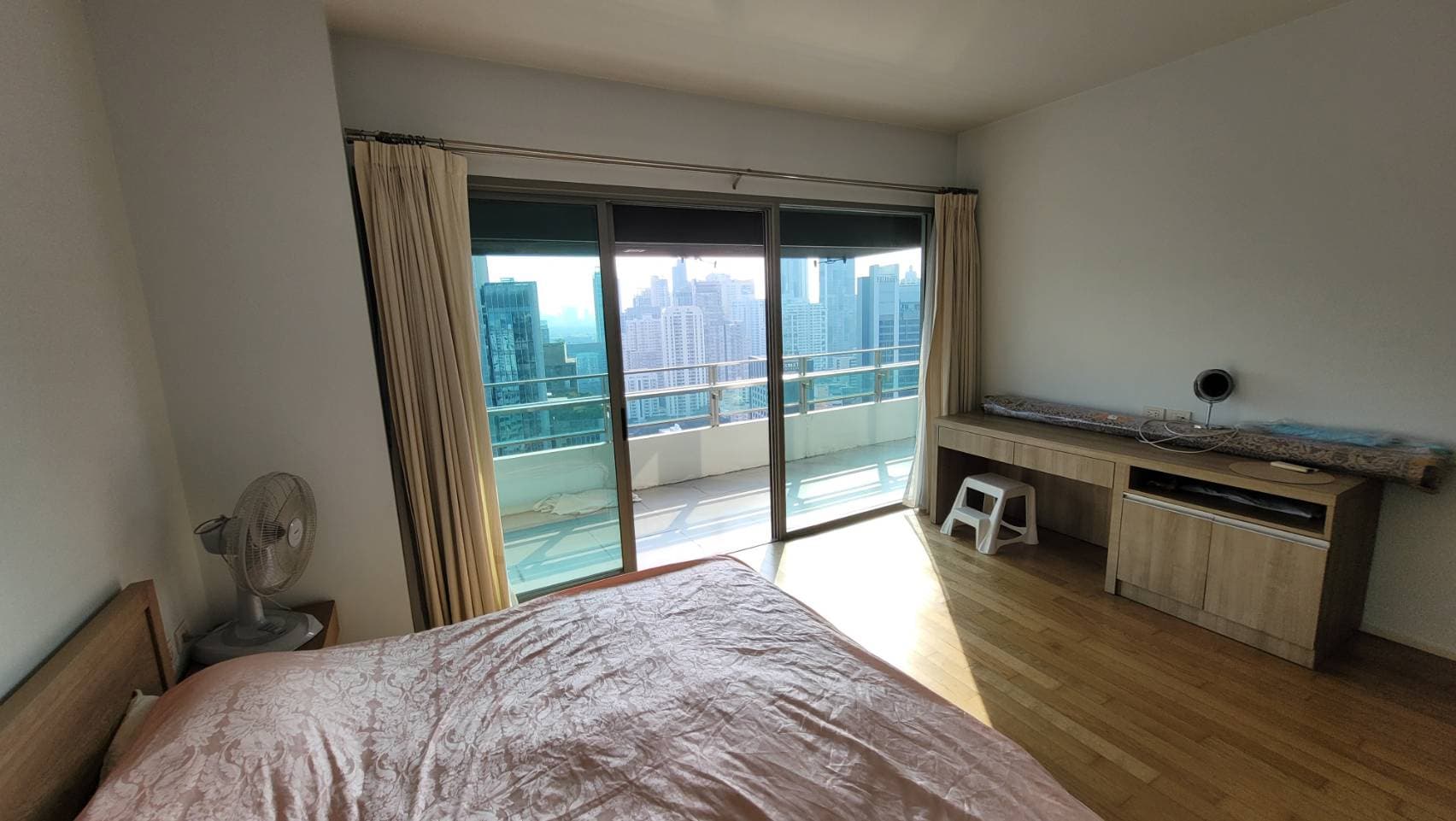 1726 – 205_bedroom.jpg