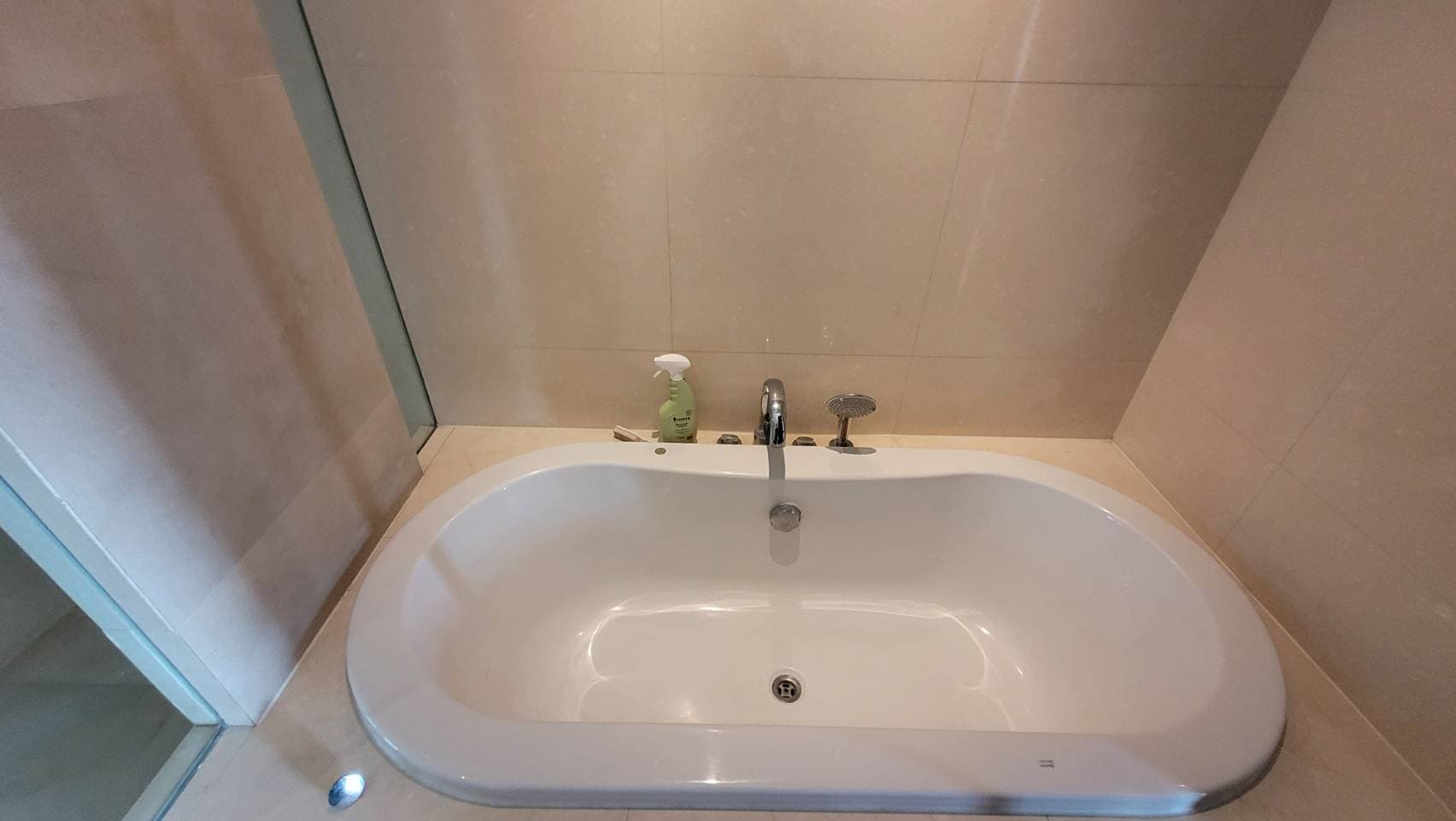 1726 – 308_bathroom.jpg