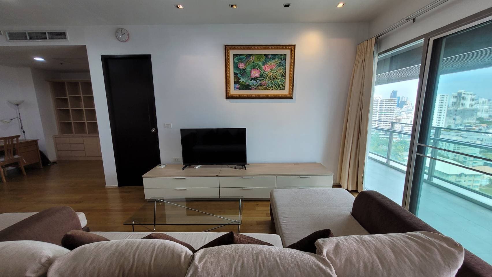 1727 – 108_living_room.jpg