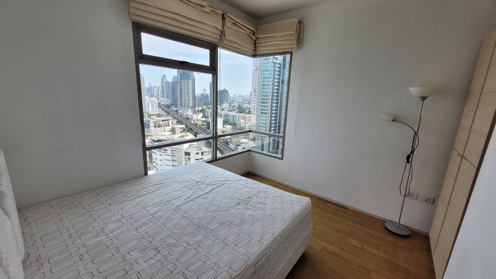 1727 – 203_bedroom.jpg