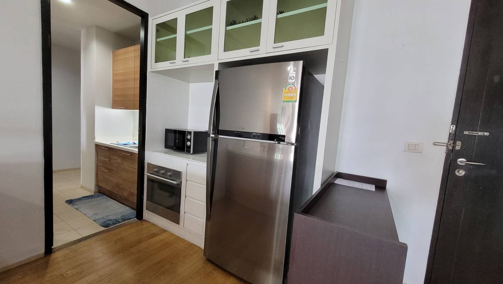 1727 – 401_kitchen.jpg