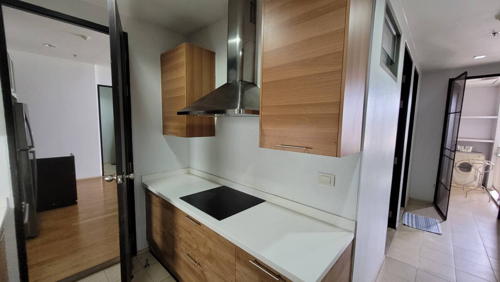 1727 – 403_kitchen.jpg