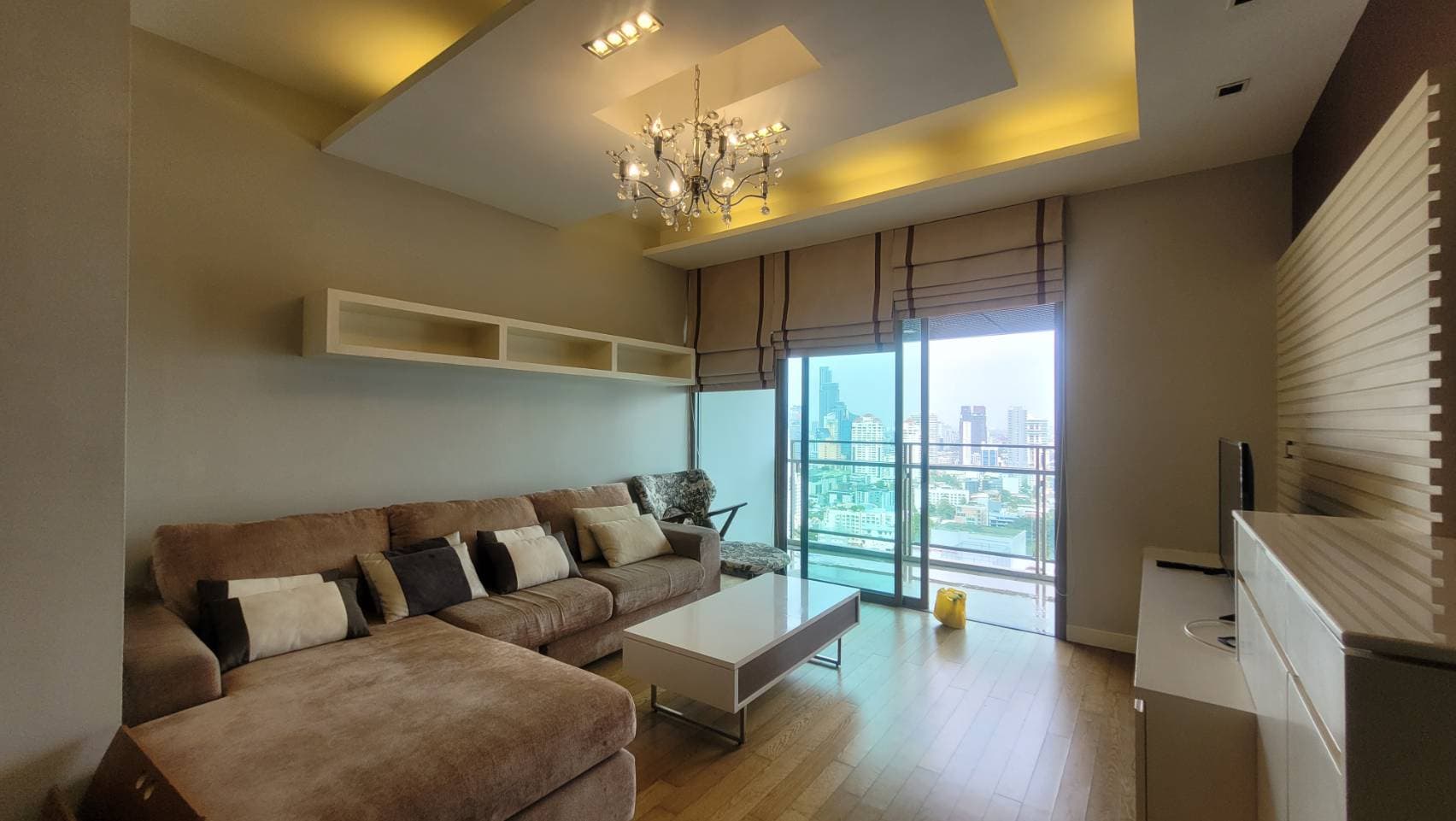 1728 – 104_living_room.jpg