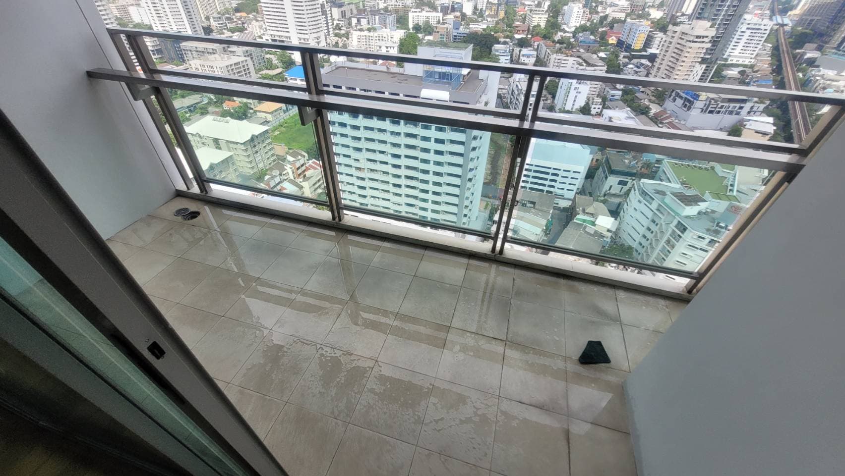 1728 – 602_terrace.jpg