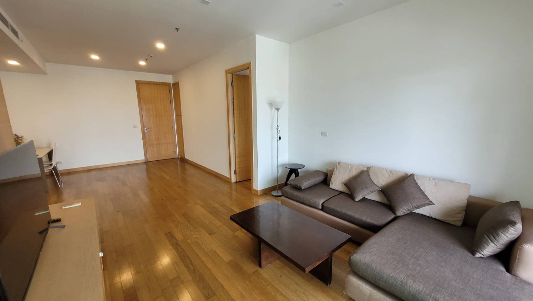 1729 – 104_living_room.jpg