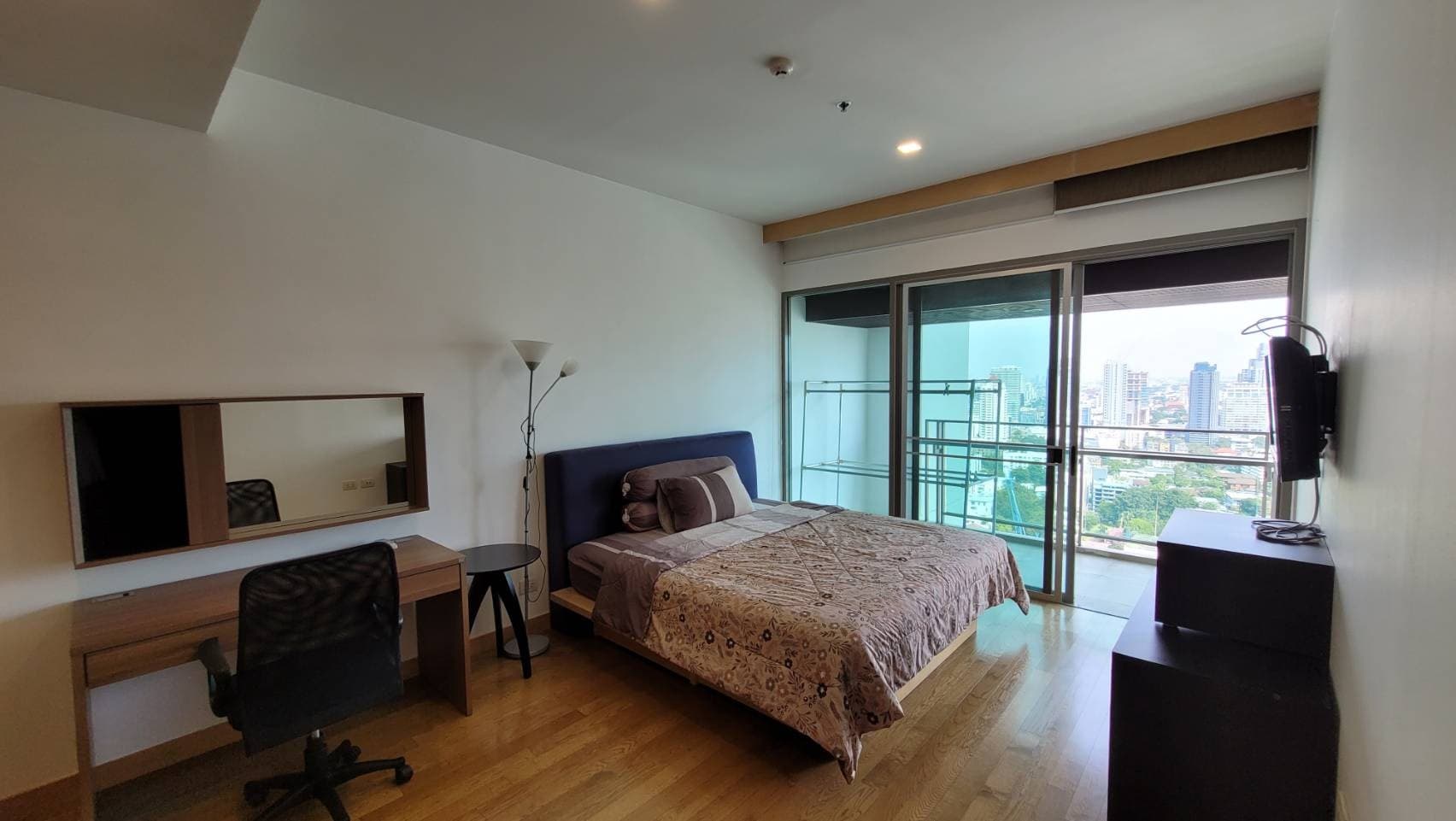 1729 – 203_bedroom.jpg