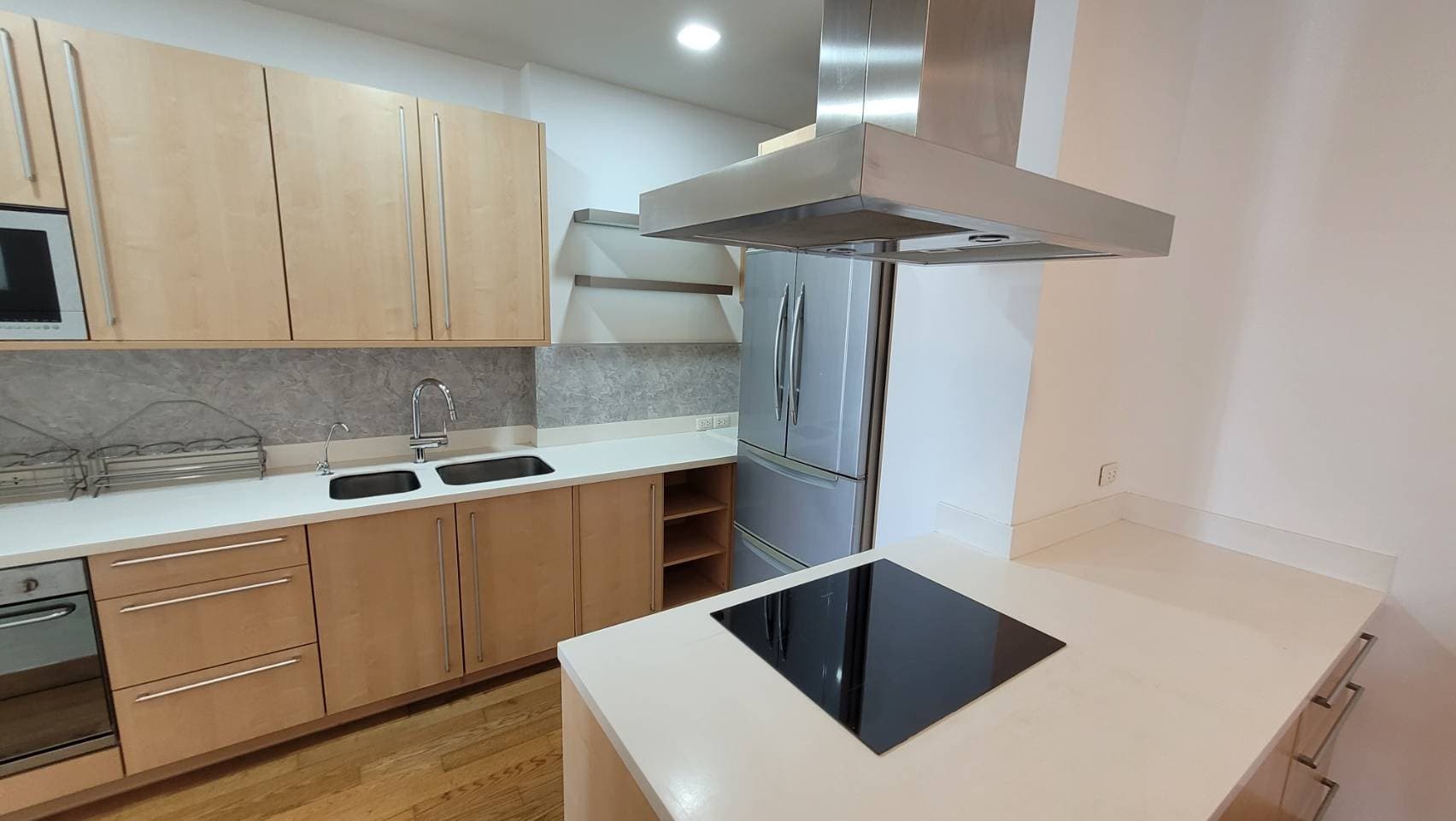 1729 – 401_kitchen.jpg