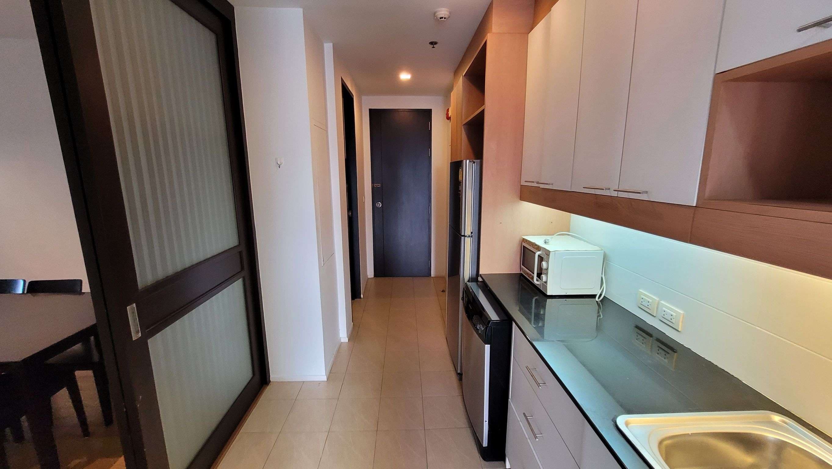 1735 – 403_kitchen.jpg