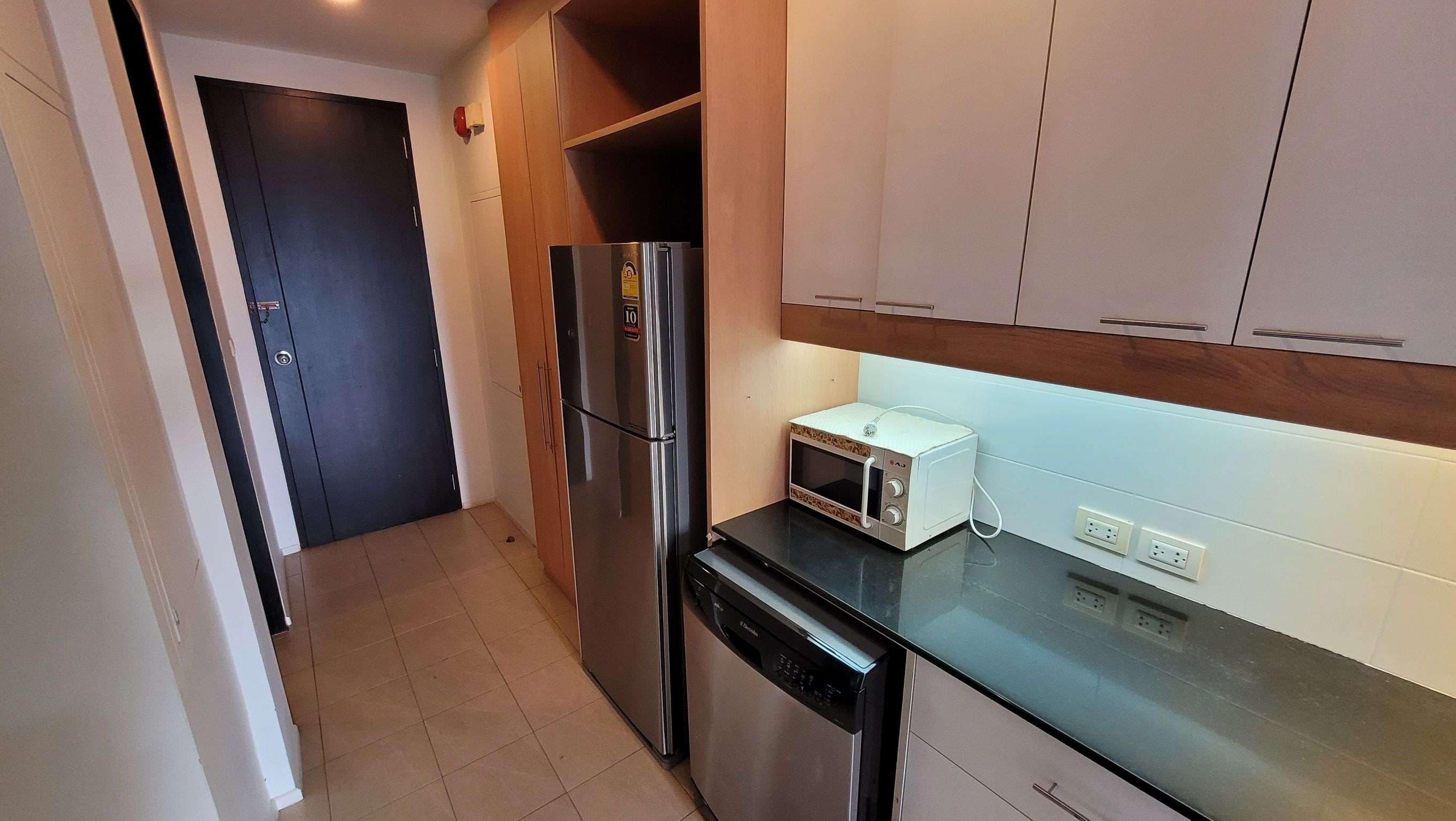 1735 – 404_kitchen.jpg