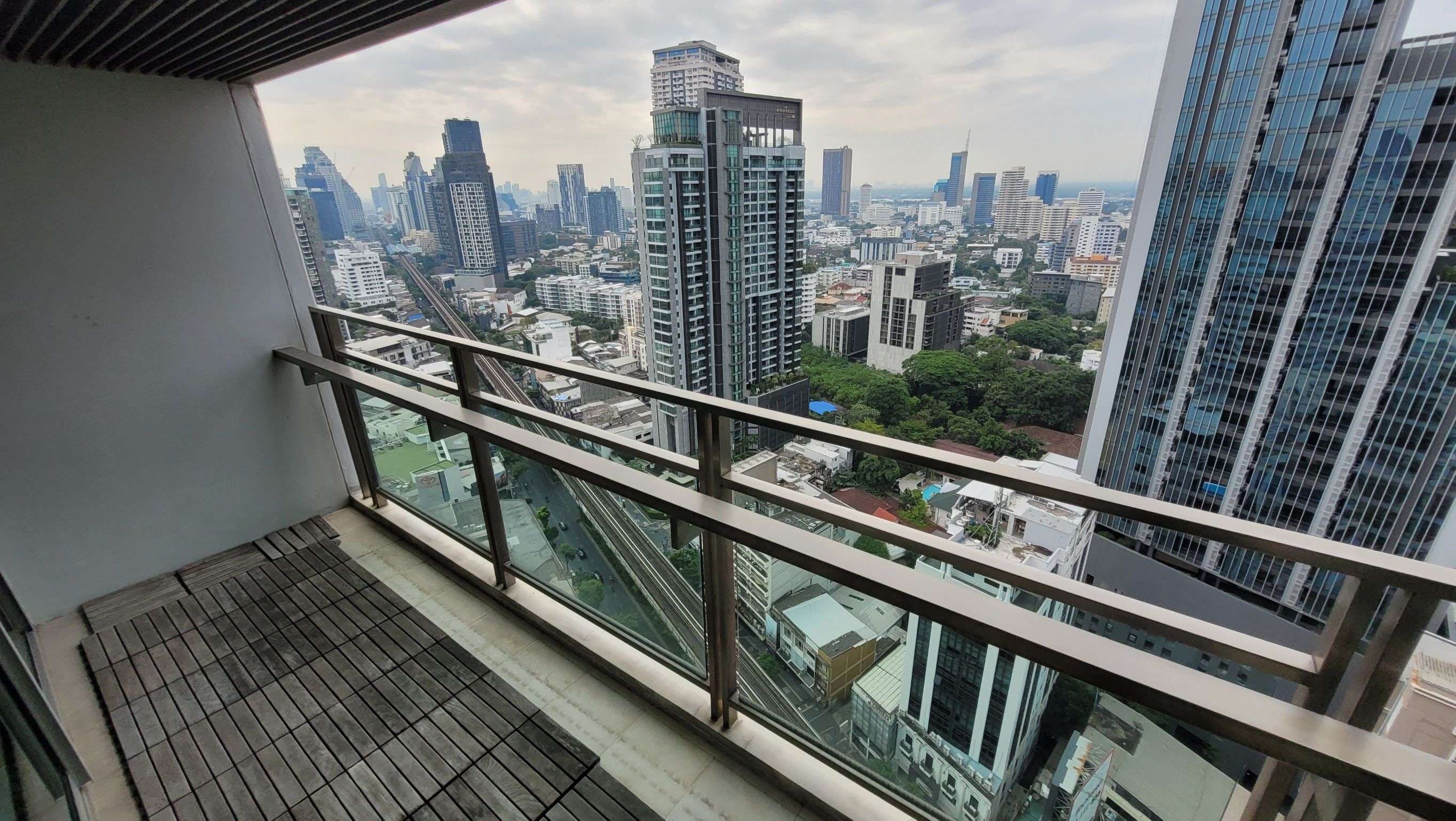 1735 – 601_terrace.jpg