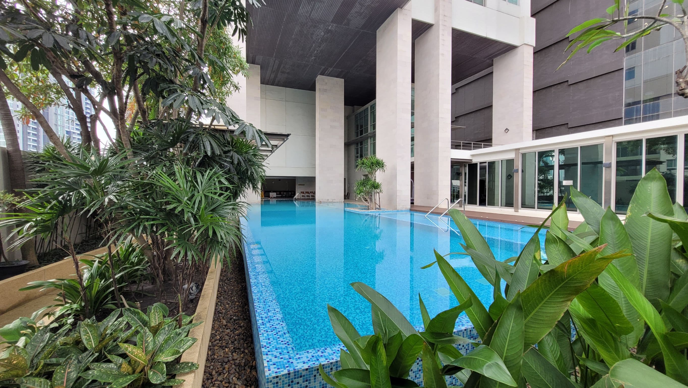 1735 – 606_terrace.jpg