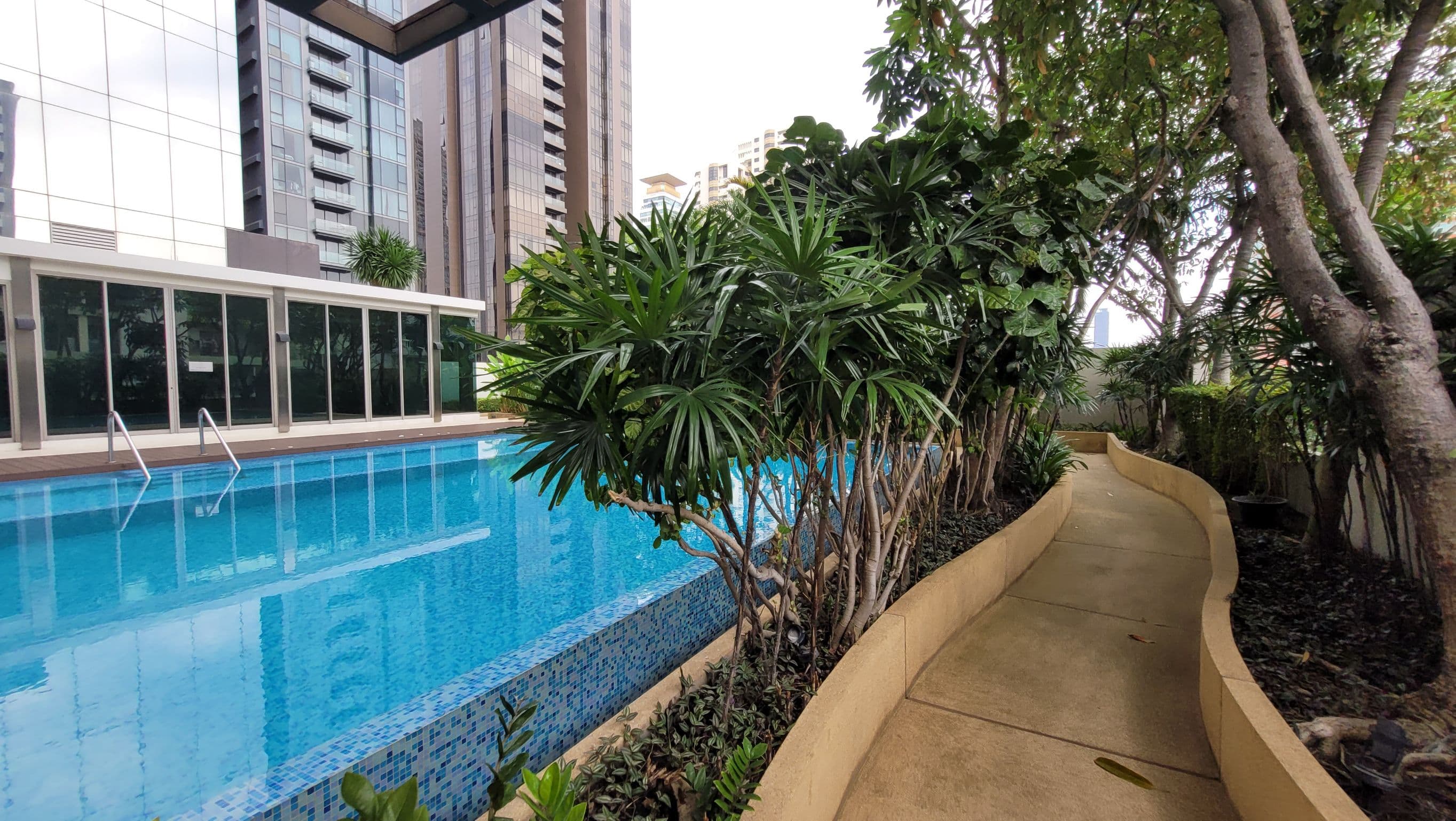 1735 – 609_terrace.jpg