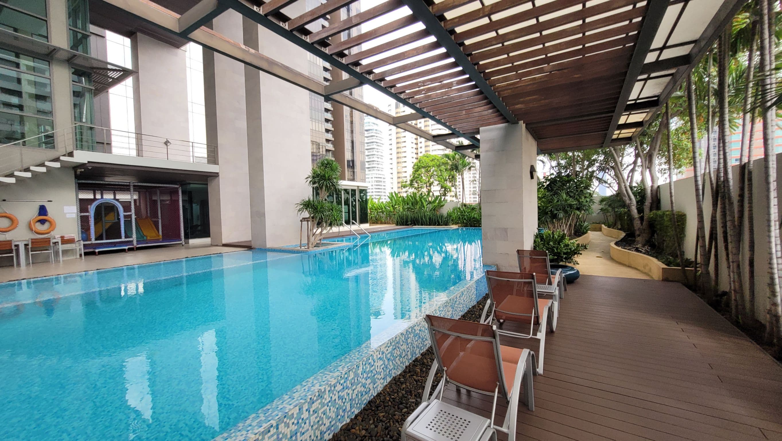 1735 – 610_terrace.jpg