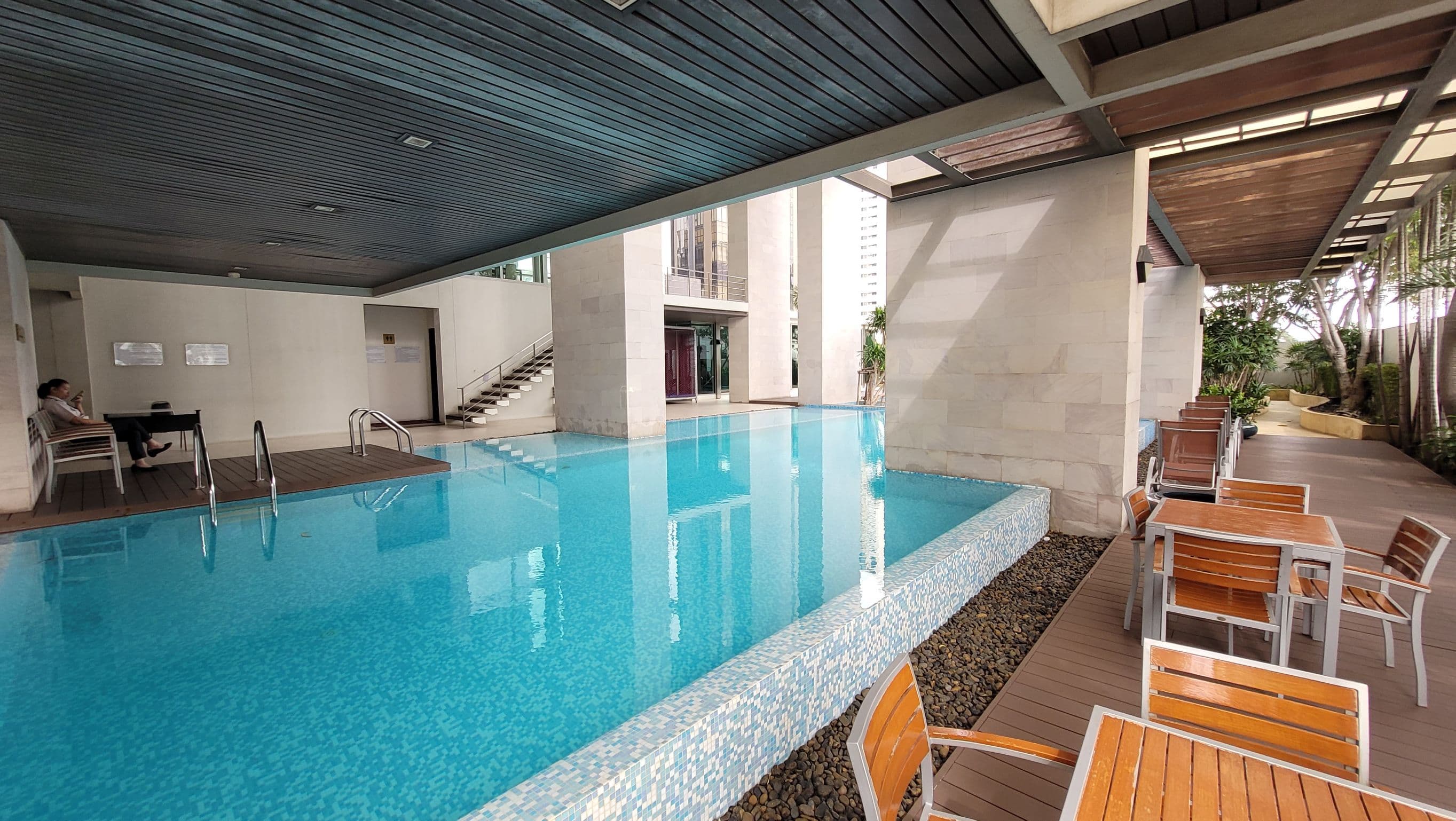 1735 – 611_terrace.jpg