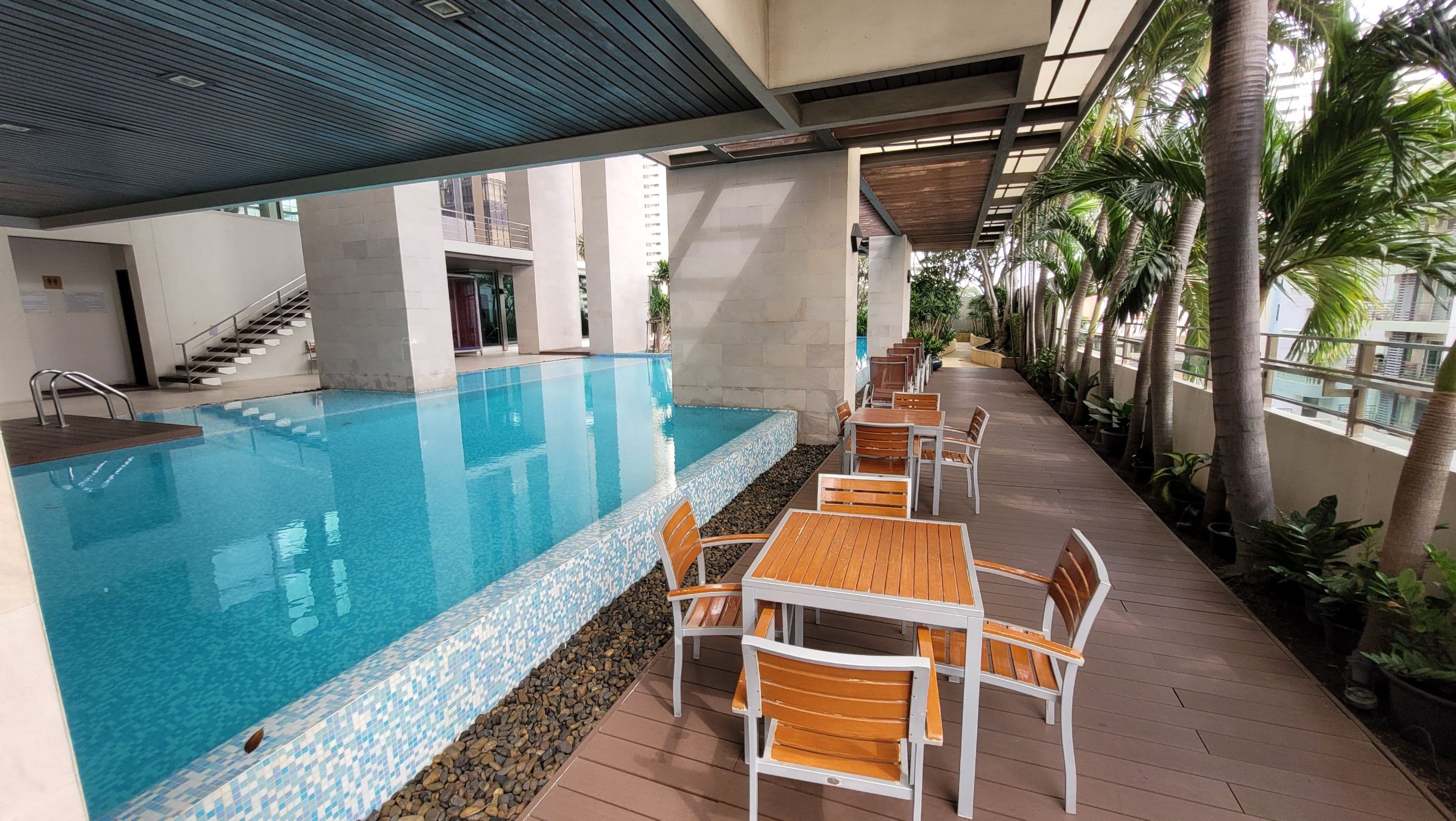 1735 – 612_terrace.jpg