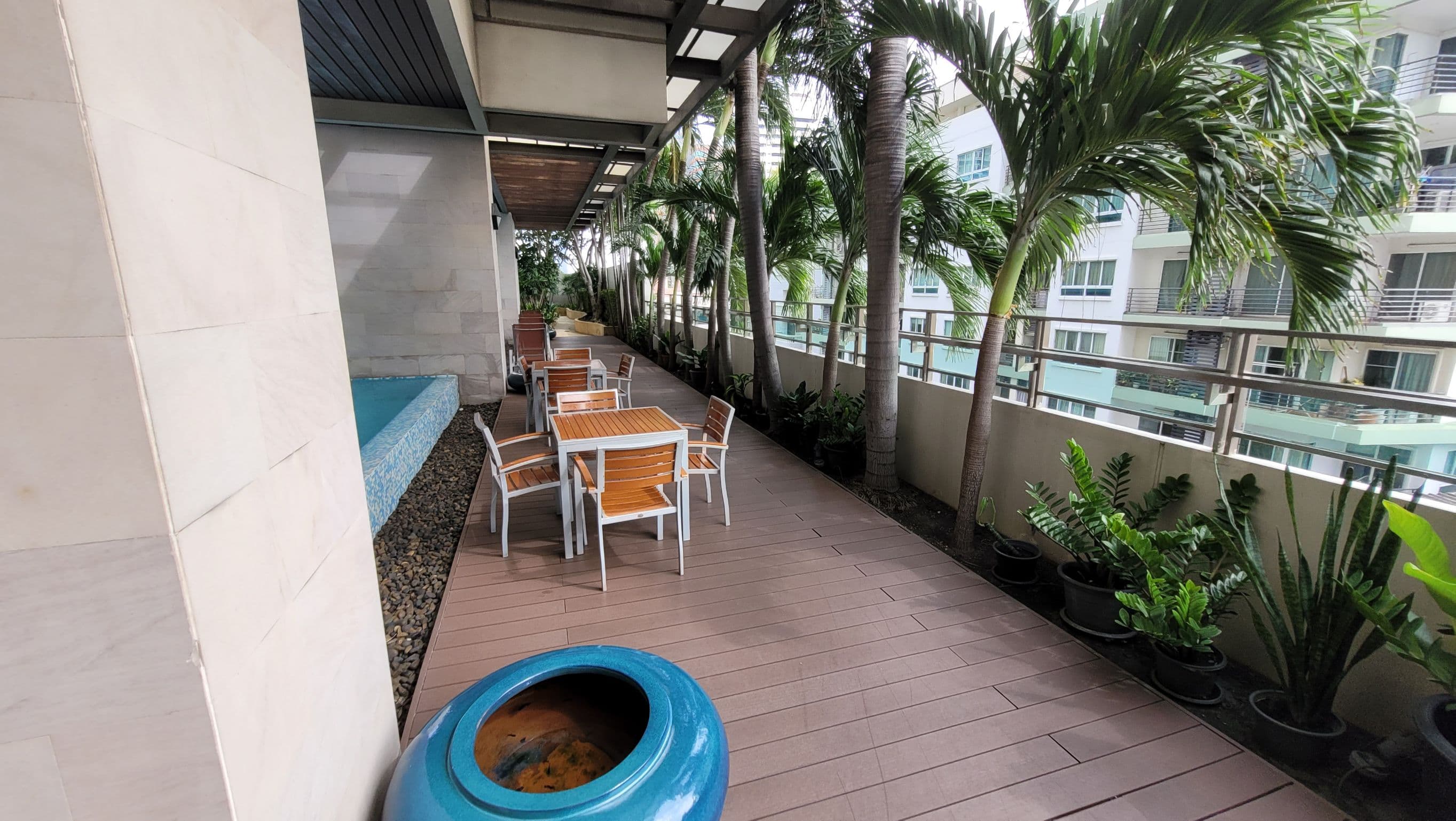 1735 – 613_terrace.jpg