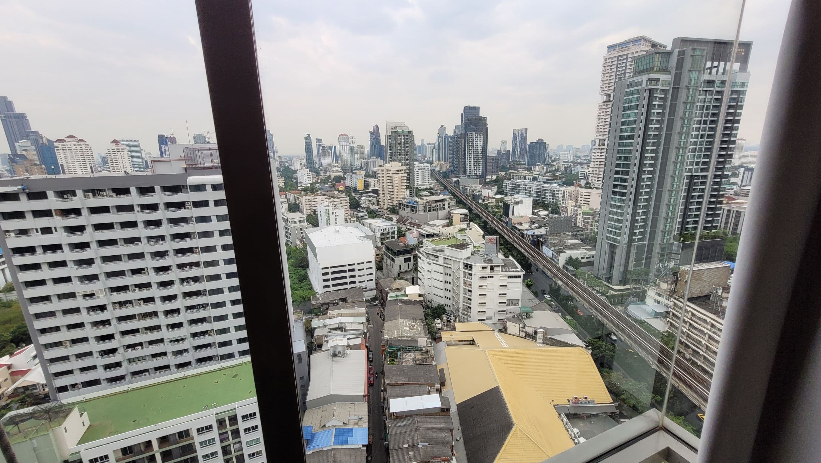 1737 – 604_terrace.jpg